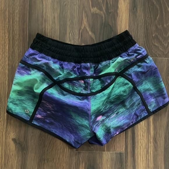 Lululemon Shorts Drop It Low Rio Nights Multi Black Size 6 - Picture 6 of 7